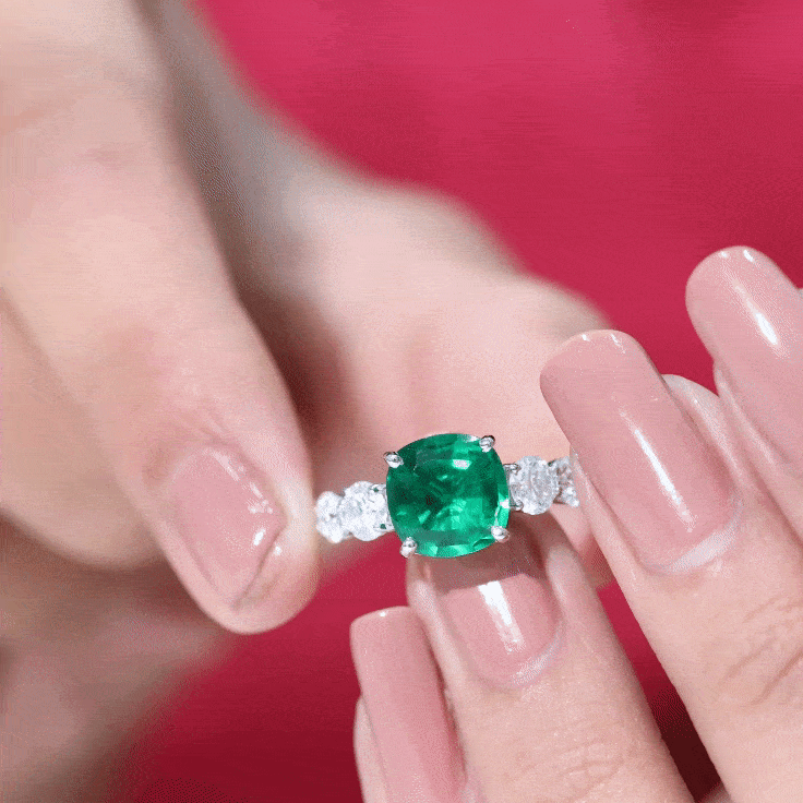 Lab Grown Emerald Ring – Solitaire Style 2 Carat Cushion Cut Emerald with Sparkling Side Stones