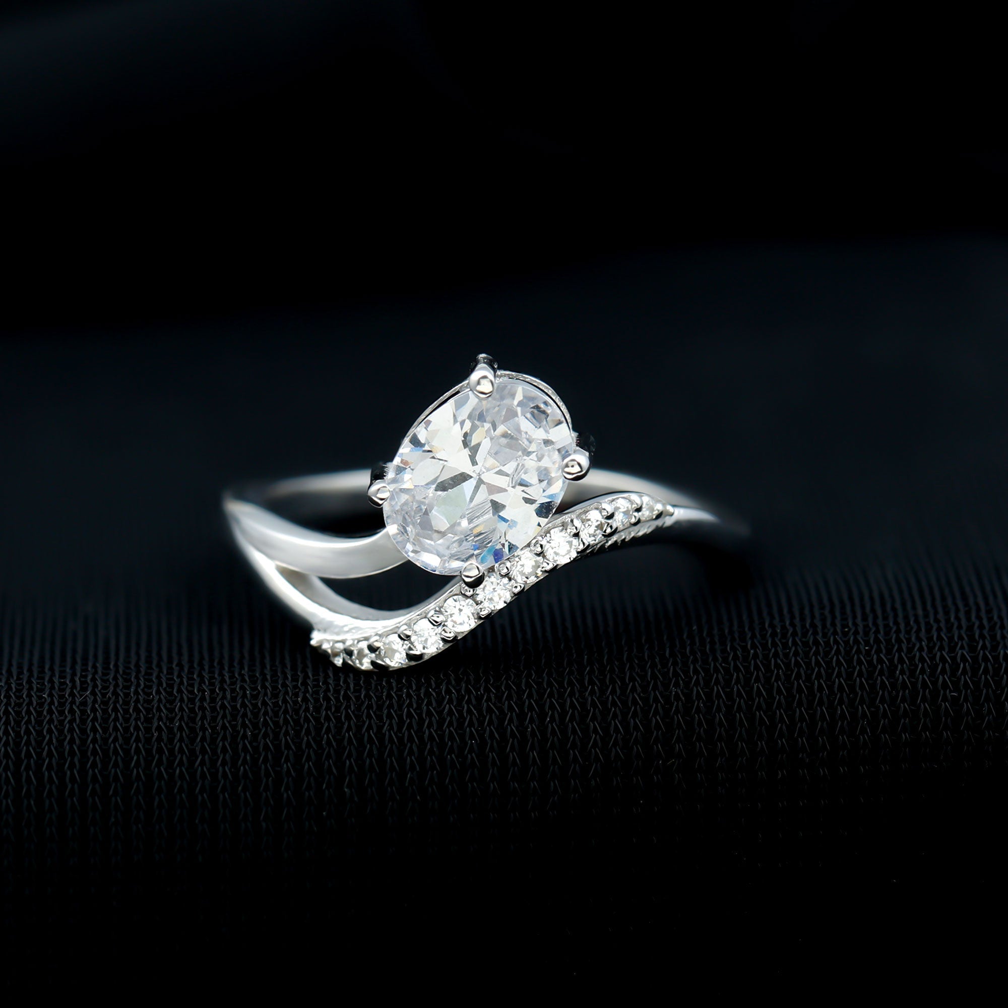 Certified 1.2 Carat Lab Grown Diamond Oval Engagement Ring For Women