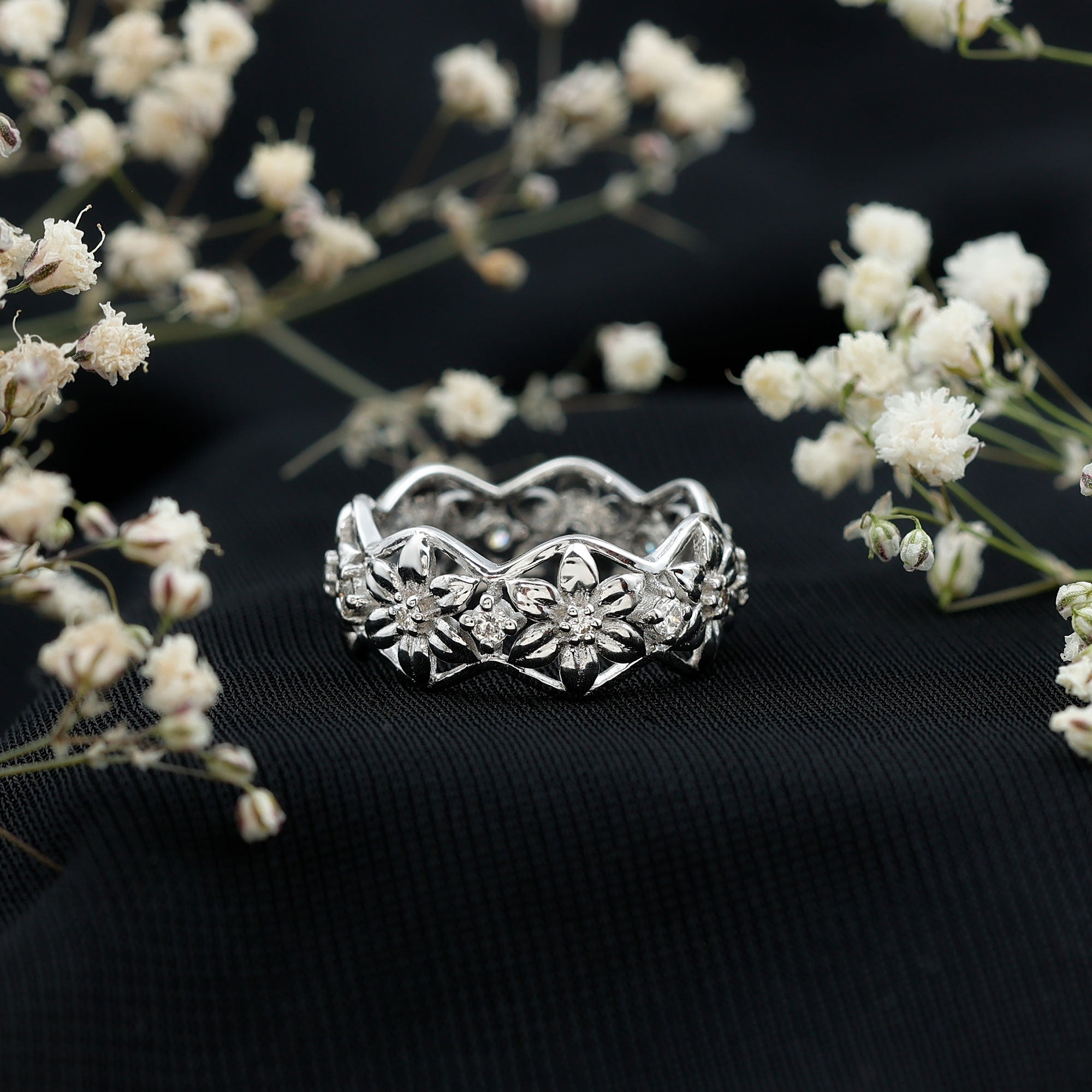 Diamond Wedding Band | Floral Pattern Ring With Natural Diamonds & Prong Setting