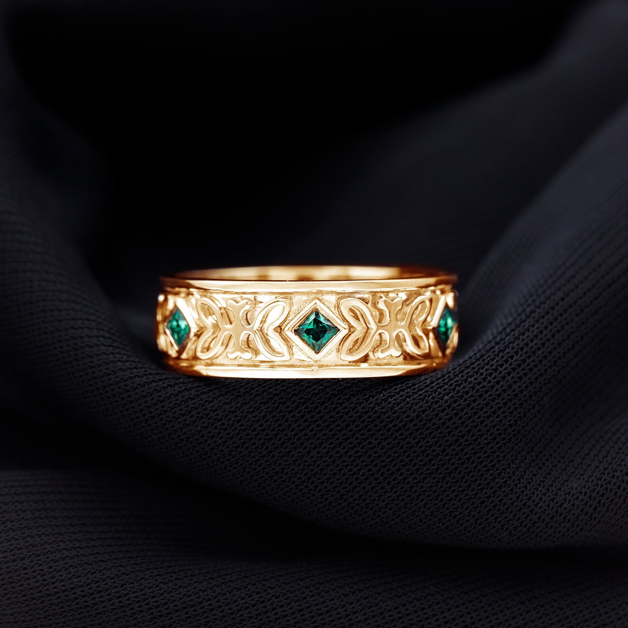Princess Cut Emerald Ring – Vintage Inspired Wedding Anniversary Band with Bezel Setting