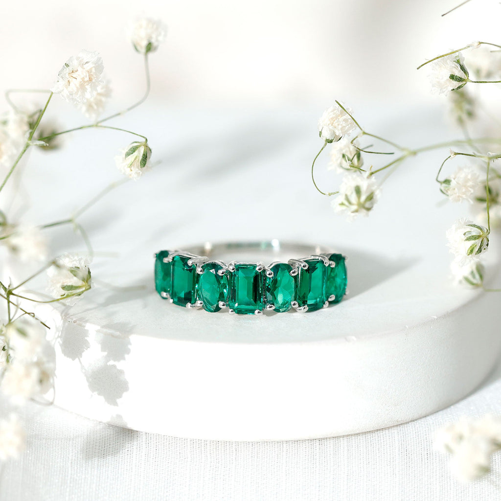 Lab Grown Emerald Band – Certified Anniversary Gemstone Ring With Elegant Prong Setting