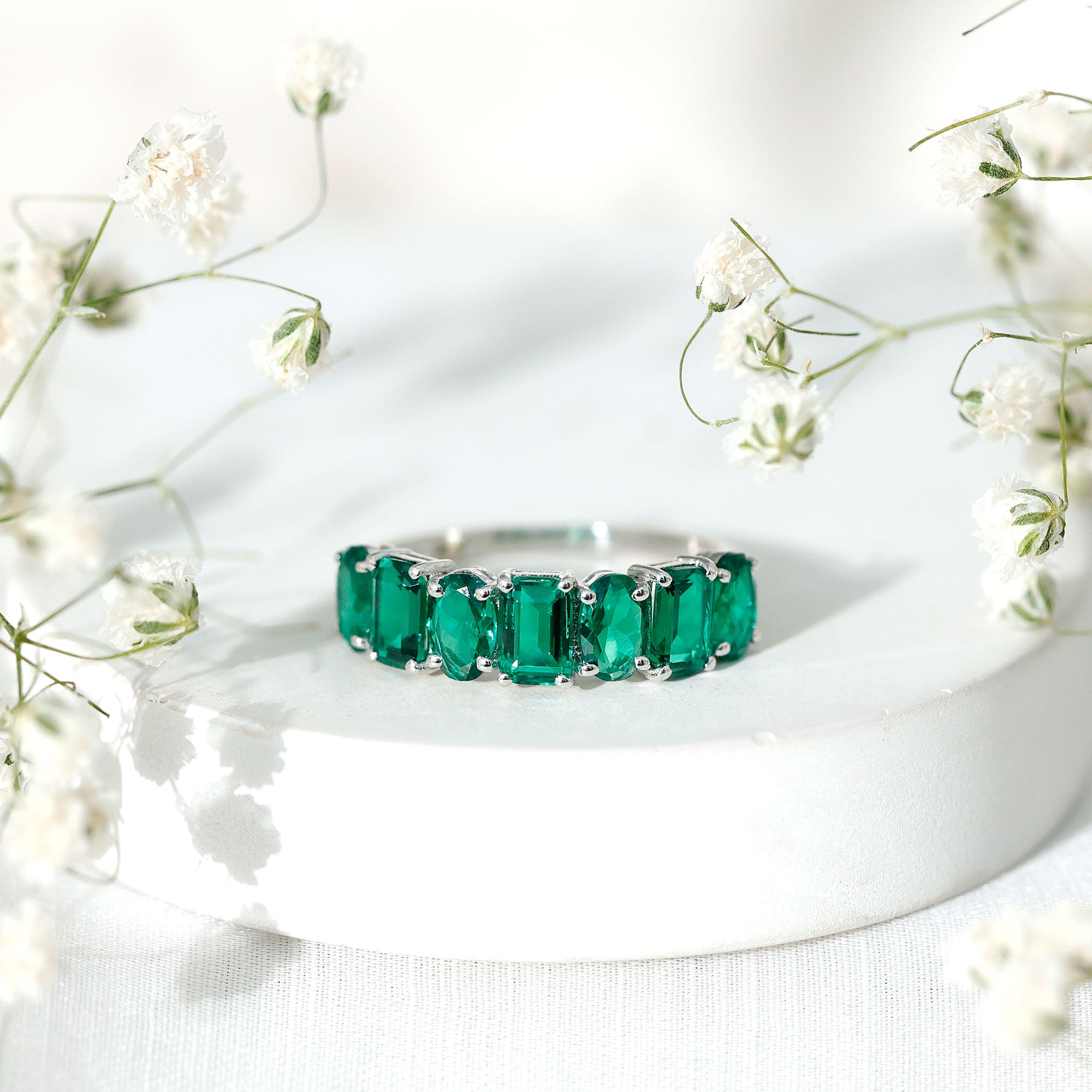 Lab Grown Emerald Band – Certified Anniversary Gemstone Ring With Elegant Prong Setting
