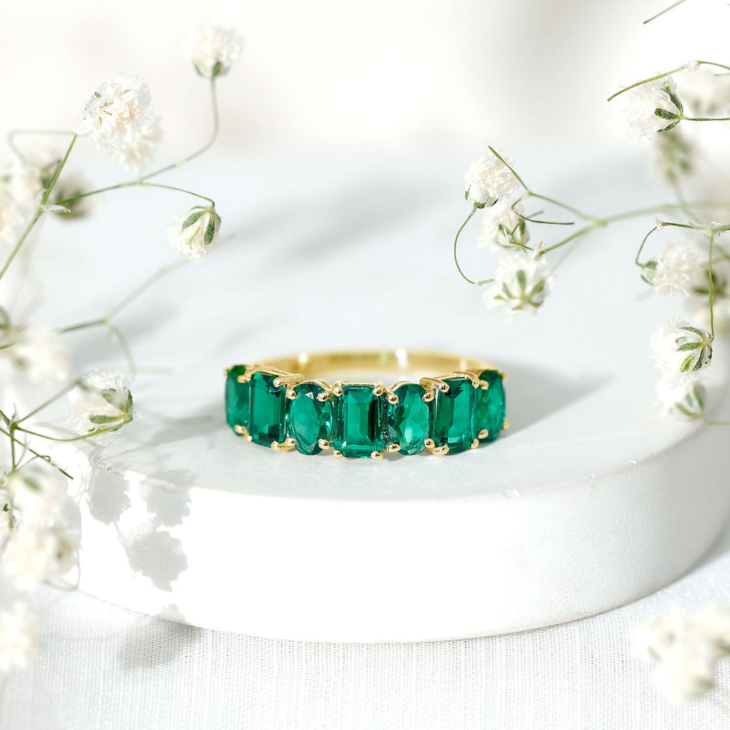 Lab Grown Emerald Band – Certified Anniversary Gemstone Ring With Elegant Prong Setting