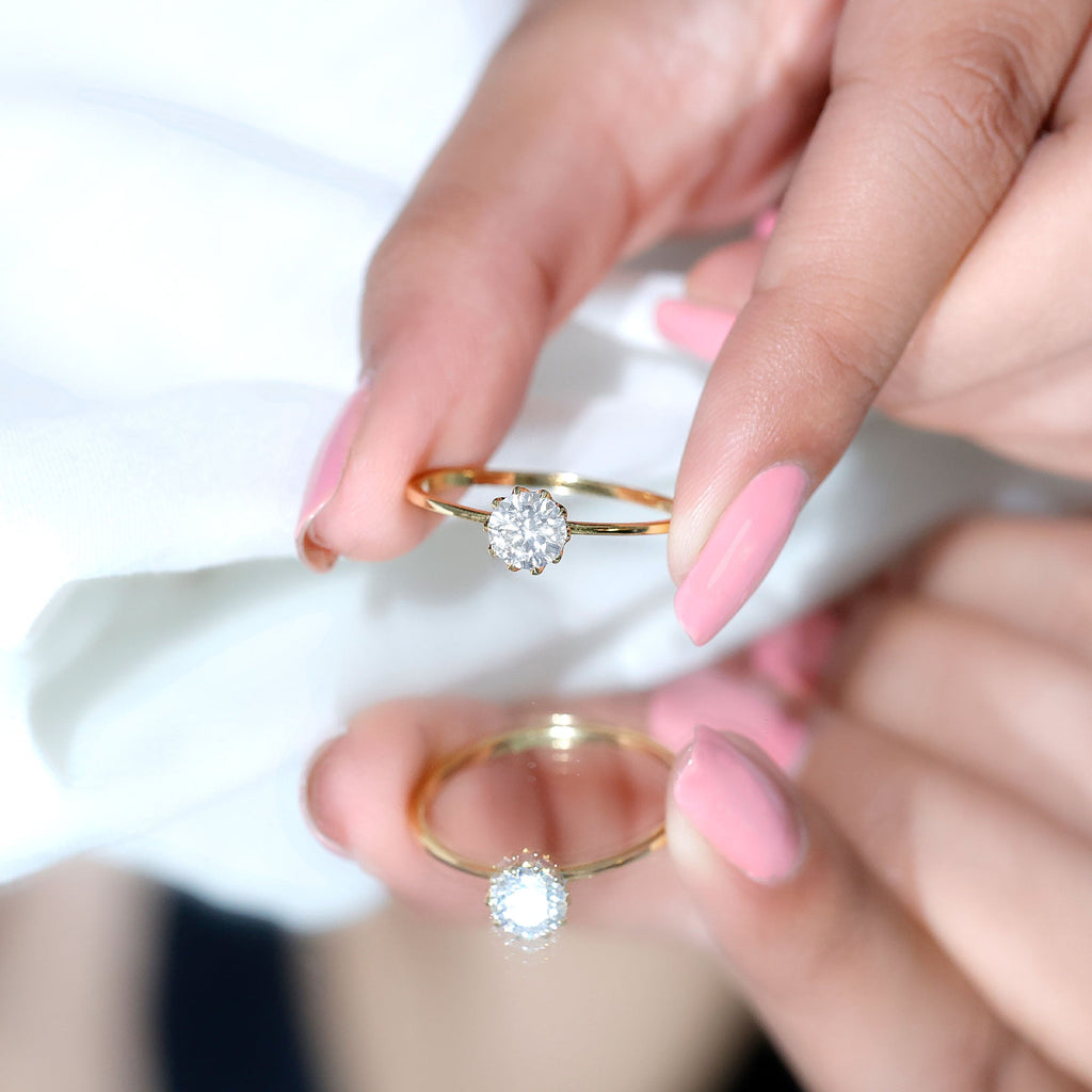 0.9 Carat Lab Grown Diamond Round Cut Engagement Ring