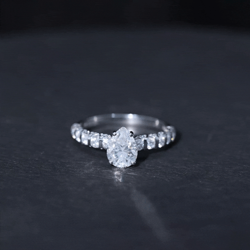 1 CT Pear Cut Lab Grown Diamond Engagement Ring for Women