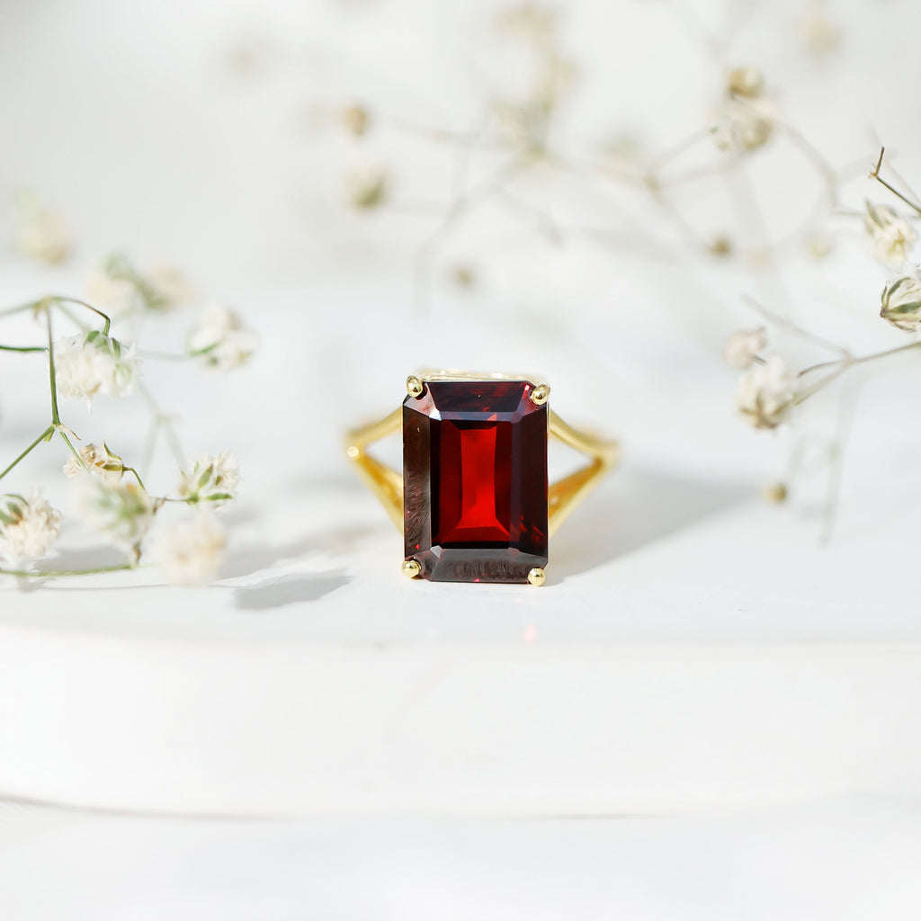 Lab Grown Garnet Ring – 9 Carat Emerald Cut Solitaire Engagement with Split Shank