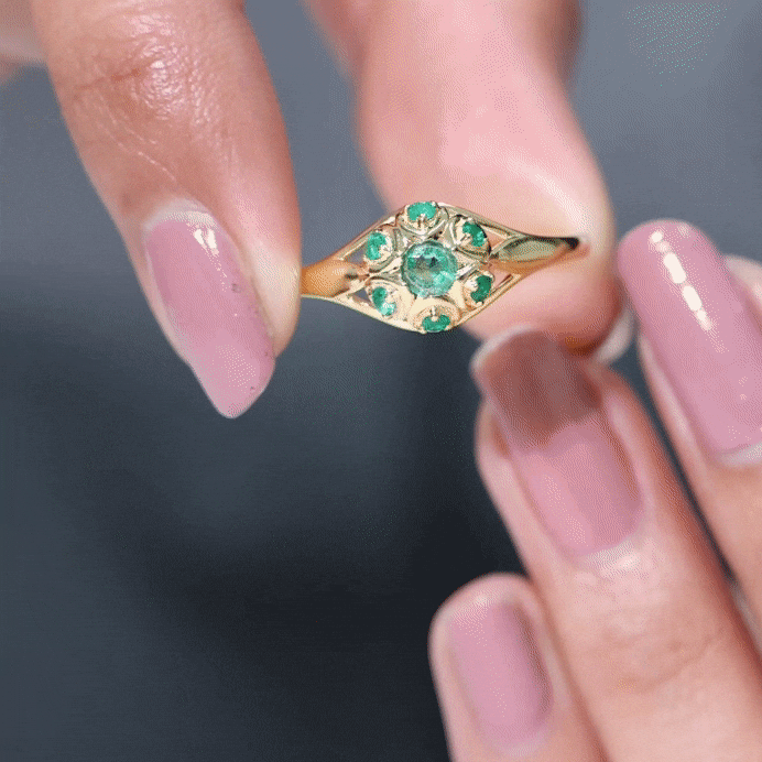 Emerald Flower Ring – Vintage Engagement Band with AAA Quality Emerald & Prong Setting