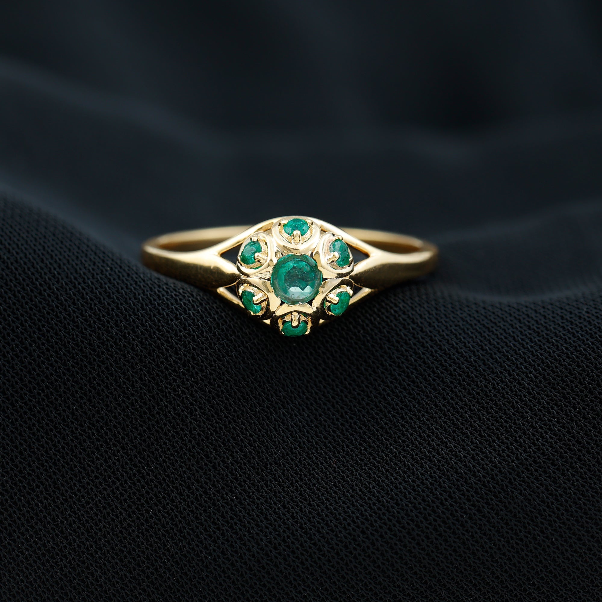 Emerald Flower Ring – Vintage Engagement Band with AAA Quality Emerald & Prong Setting