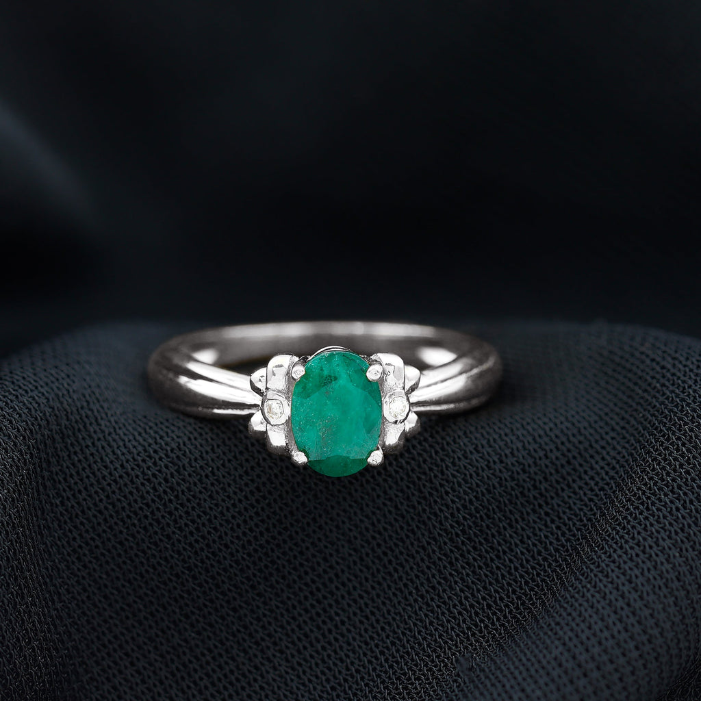 Emerald Solitaire Engagement Ring – Oval Cut Bow Design, AAA Quality Gemstone