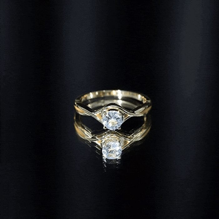 Aquamarine Birthstone Ring – Solitaire Engagement With Crossover Shank Design