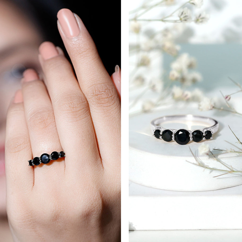 Trellis Set Black Onyx 5 Stone Ring in Graduated Style