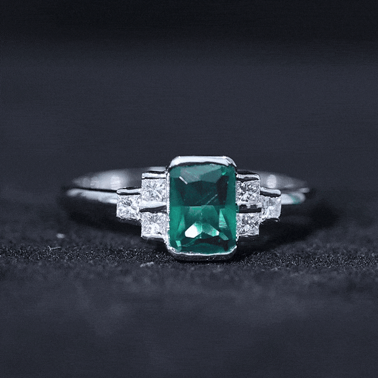 Lab Grown Emerald Ring – Solitaire Engagement Ring with Princess Cut Diamonds