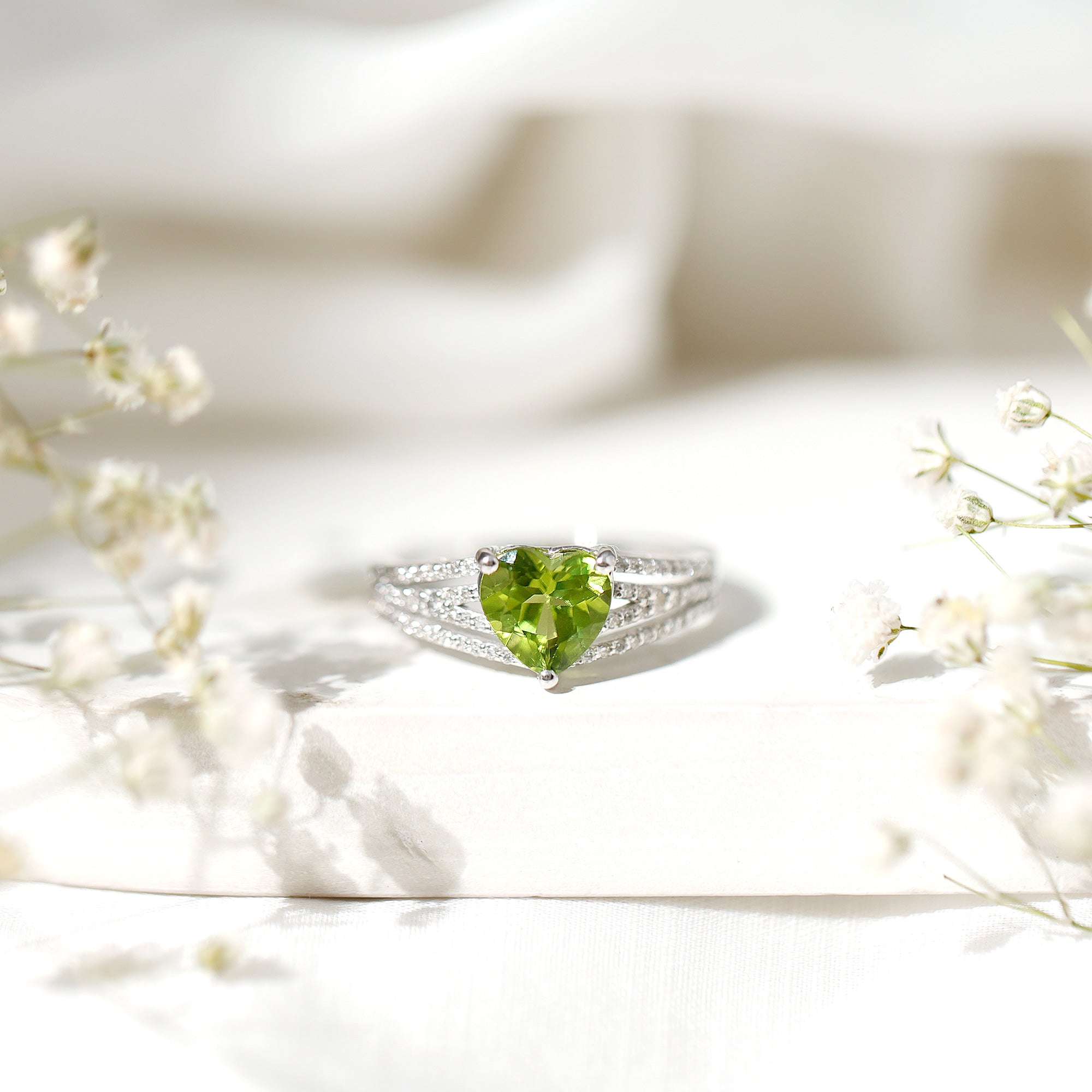 Peridot Engagement Ring – 2 Carat Heart Shaped Solitaire with Sparkling Diamond Band
