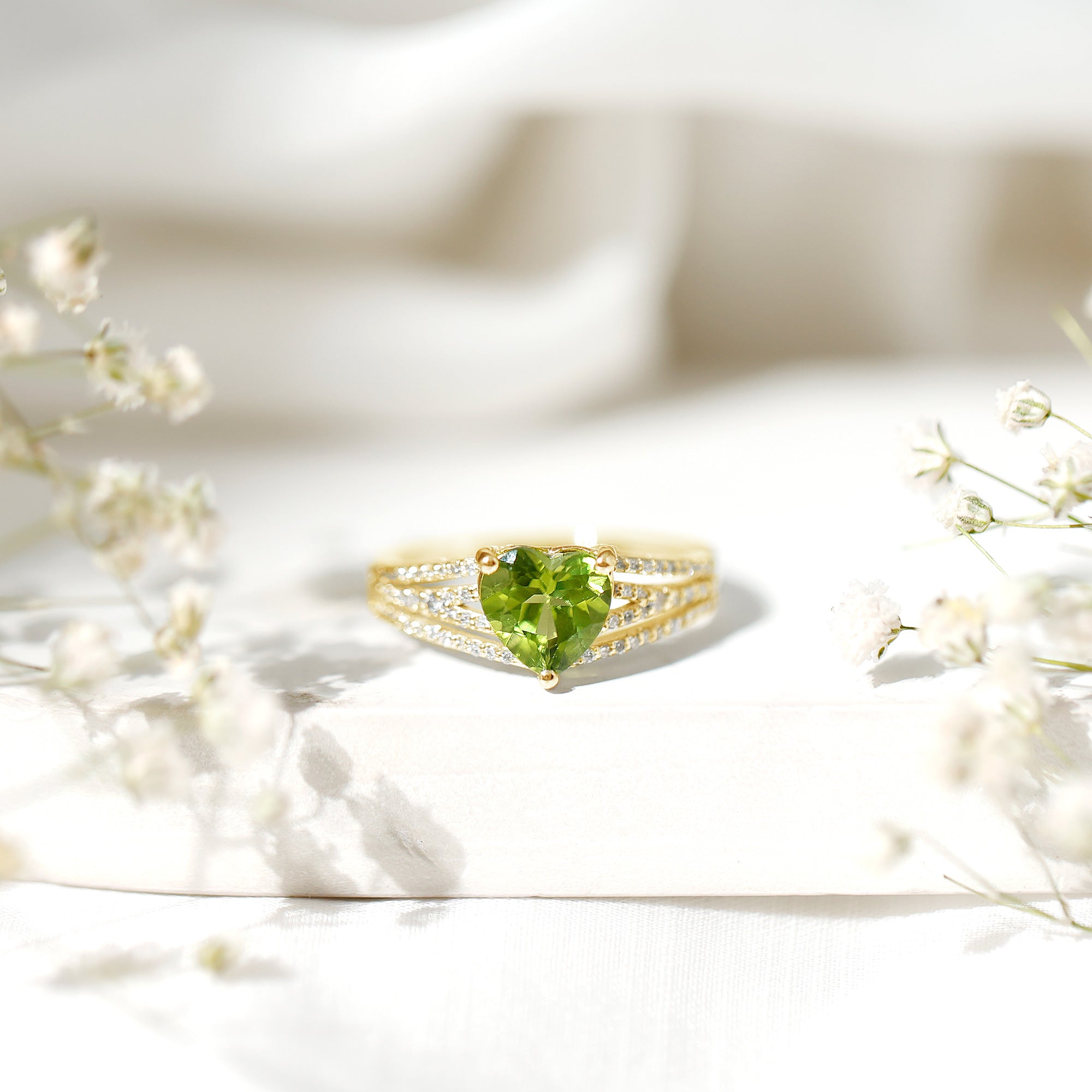 Peridot Engagement Ring – 2 Carat Heart Shaped Solitaire with Sparkling Diamond Band
