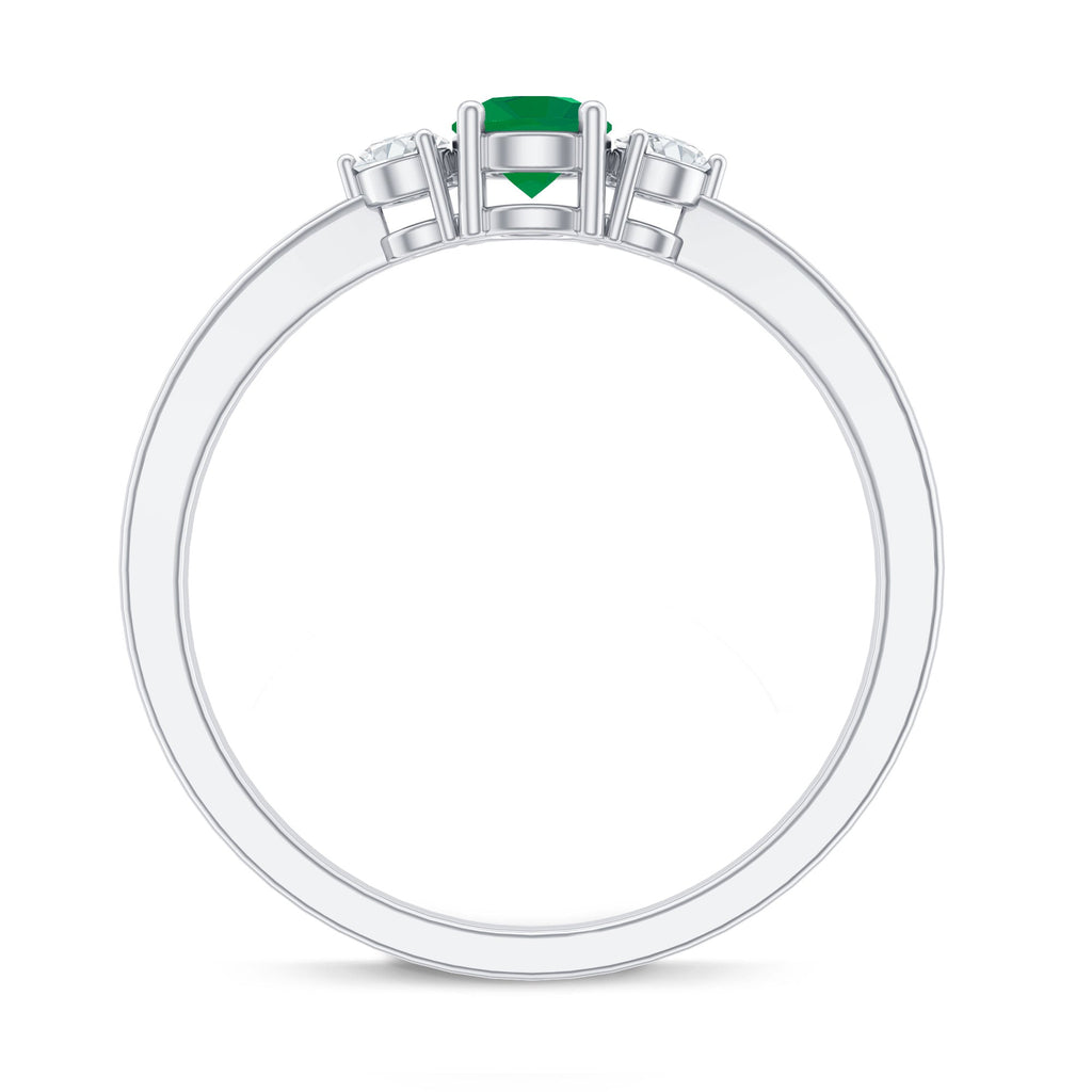 Emerald Promise Ring – Classic Three Stone Design with Round Cut Emerald & Diamond Accents