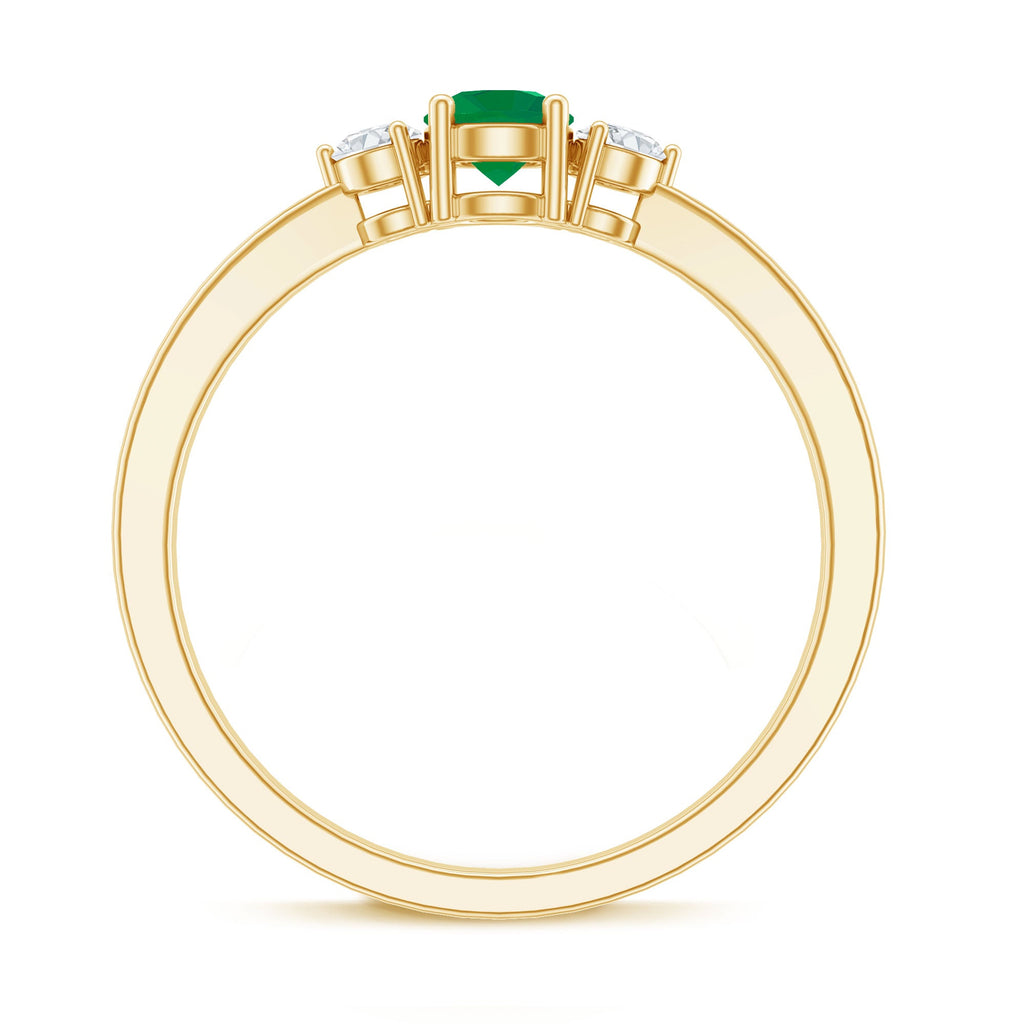 Emerald Promise Ring – Classic Three Stone Design with Round Cut Emerald & Diamond Accents