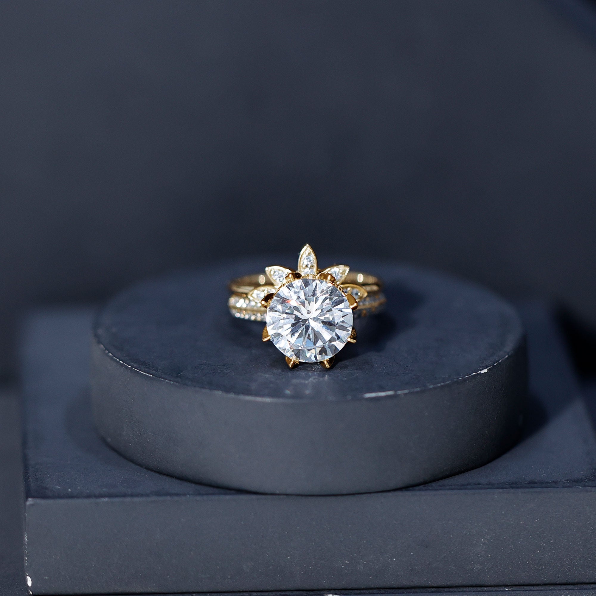 10MM Round Moissanite Flower Engagement Ring With Enhancer