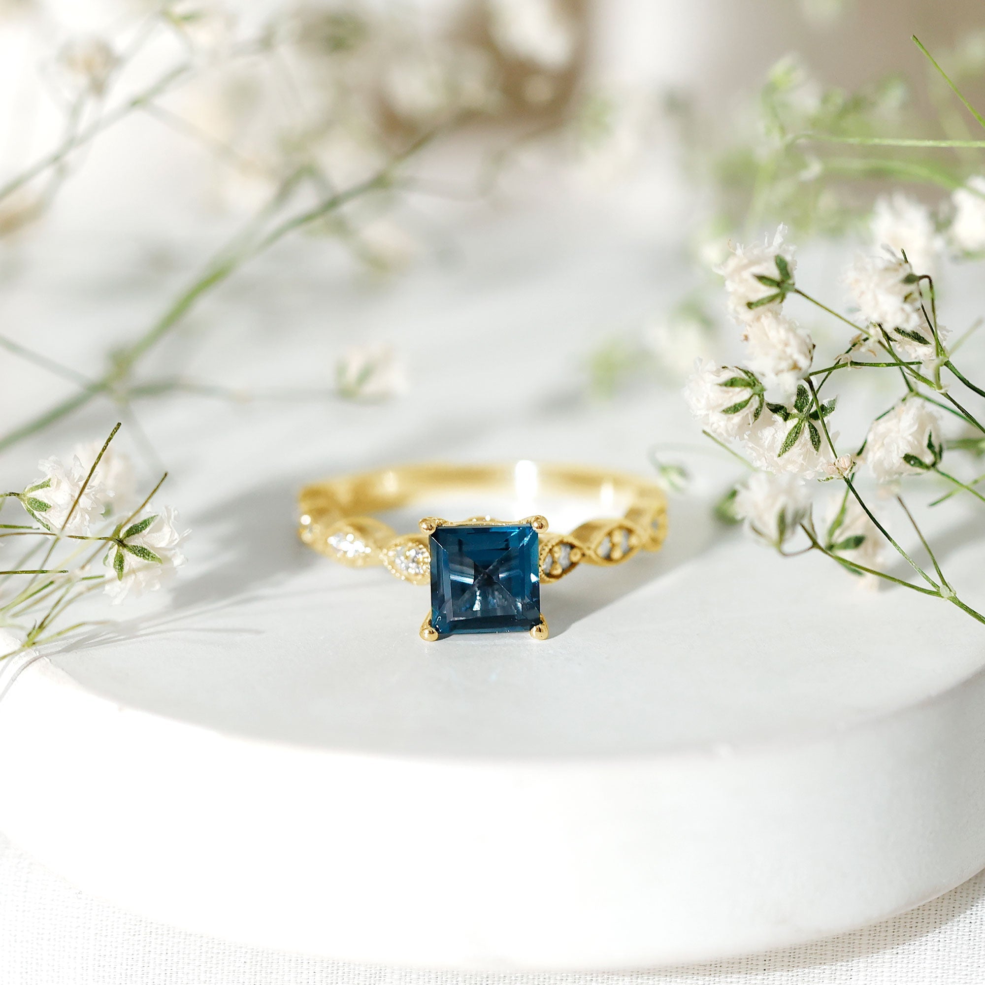 1 Carat Princess Cut London Blue Topaz Solitaire Ring with Diamond