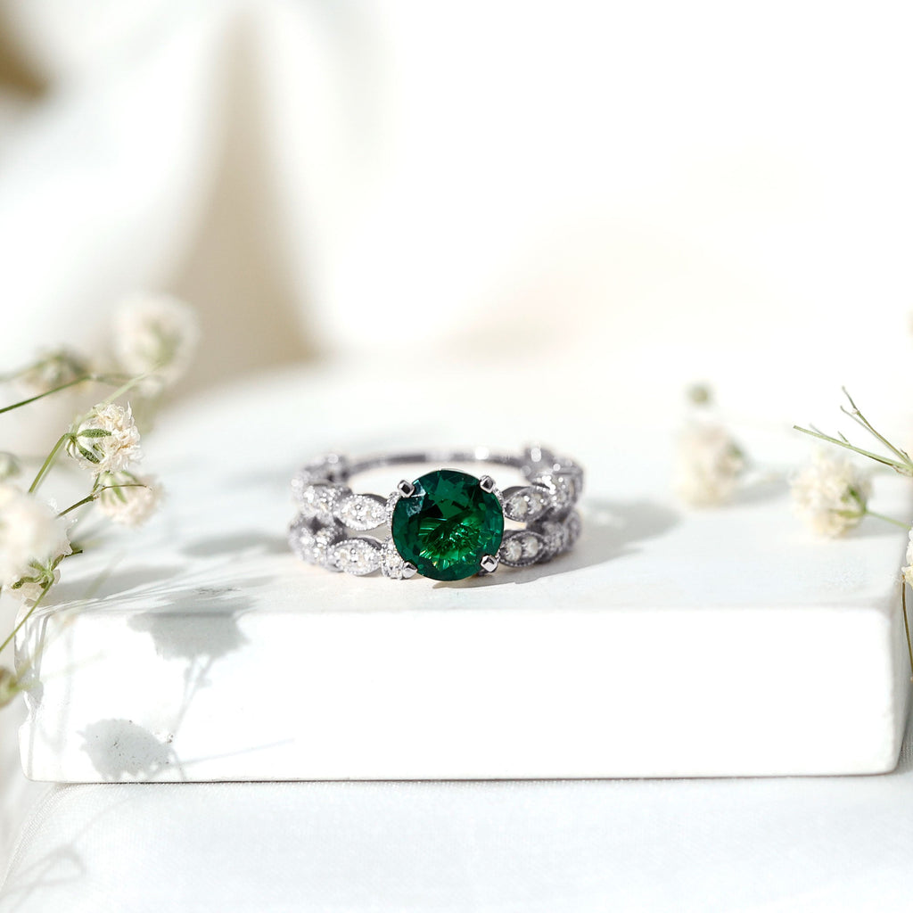 Lab Created Emerald Ring – Vintage Engagement Rings with Moissanite Wedding Band
