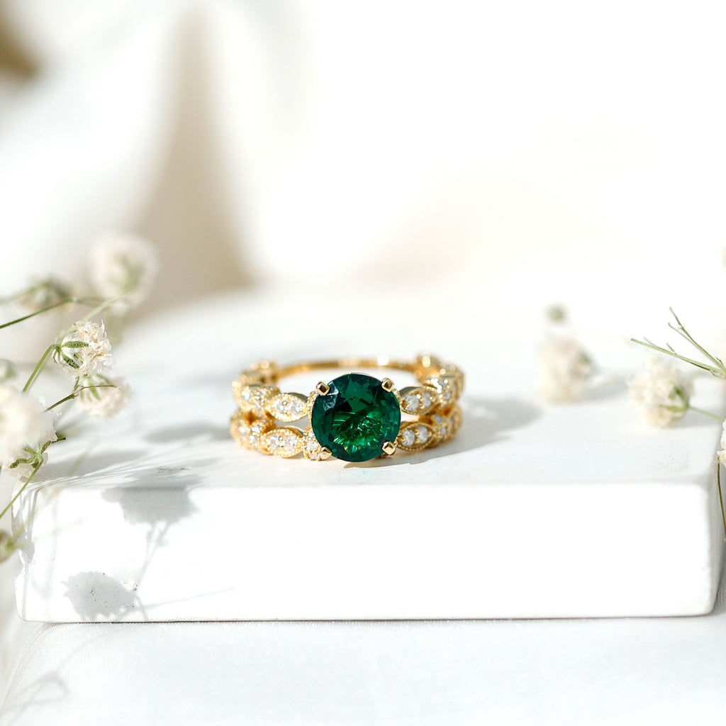 Lab Created Emerald Ring – Vintage Engagement Rings with Moissanite Wedding Band