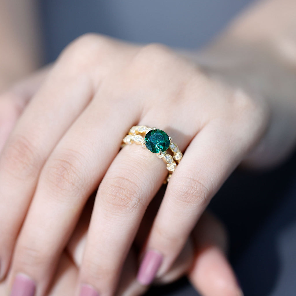 Lab Created Emerald Ring – Vintage Engagement Rings with Moissanite Wedding Band