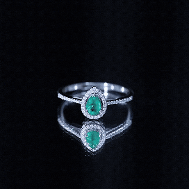 Emerald Teardrop Engagement Ring – Pear Shaped Emerald & Diamond Halo Band