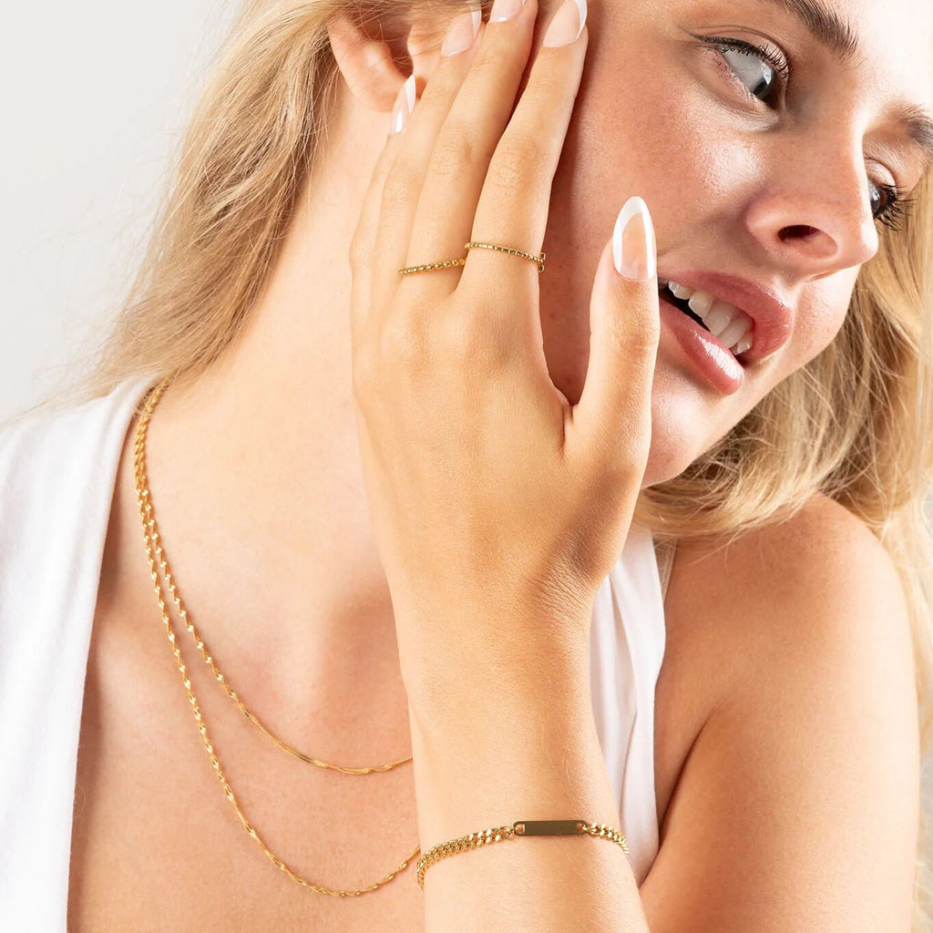 Wholesale jewelry 14K Gold Filled Plus™ Engravable Curb Chain Bar Bracelet - model