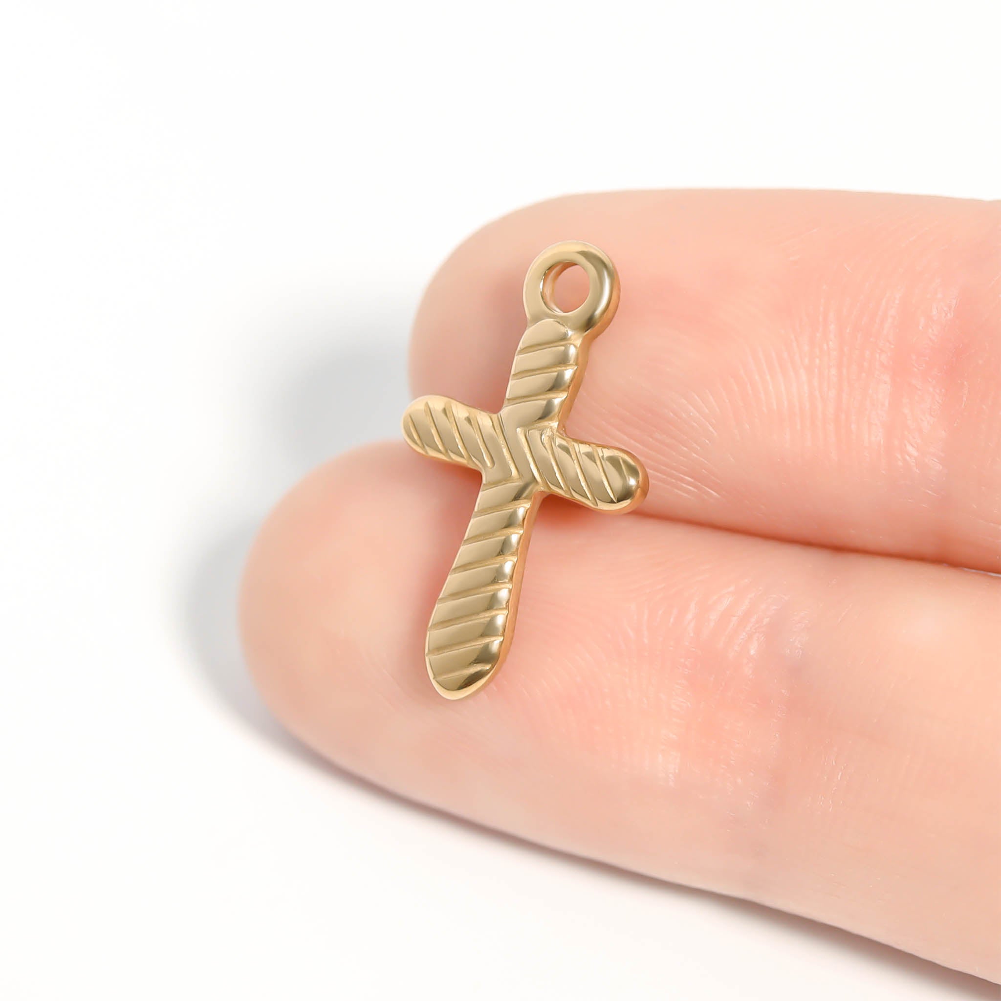 18K Gold Cross Charm – Textured Stainless Steel Pendant for Chain Bracelets