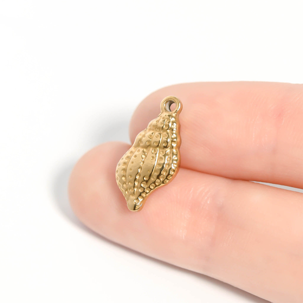 Gold Conch Charm – 18K Gold PVD Stainless Steel Seashell Pendant, Waterproof Jewelry