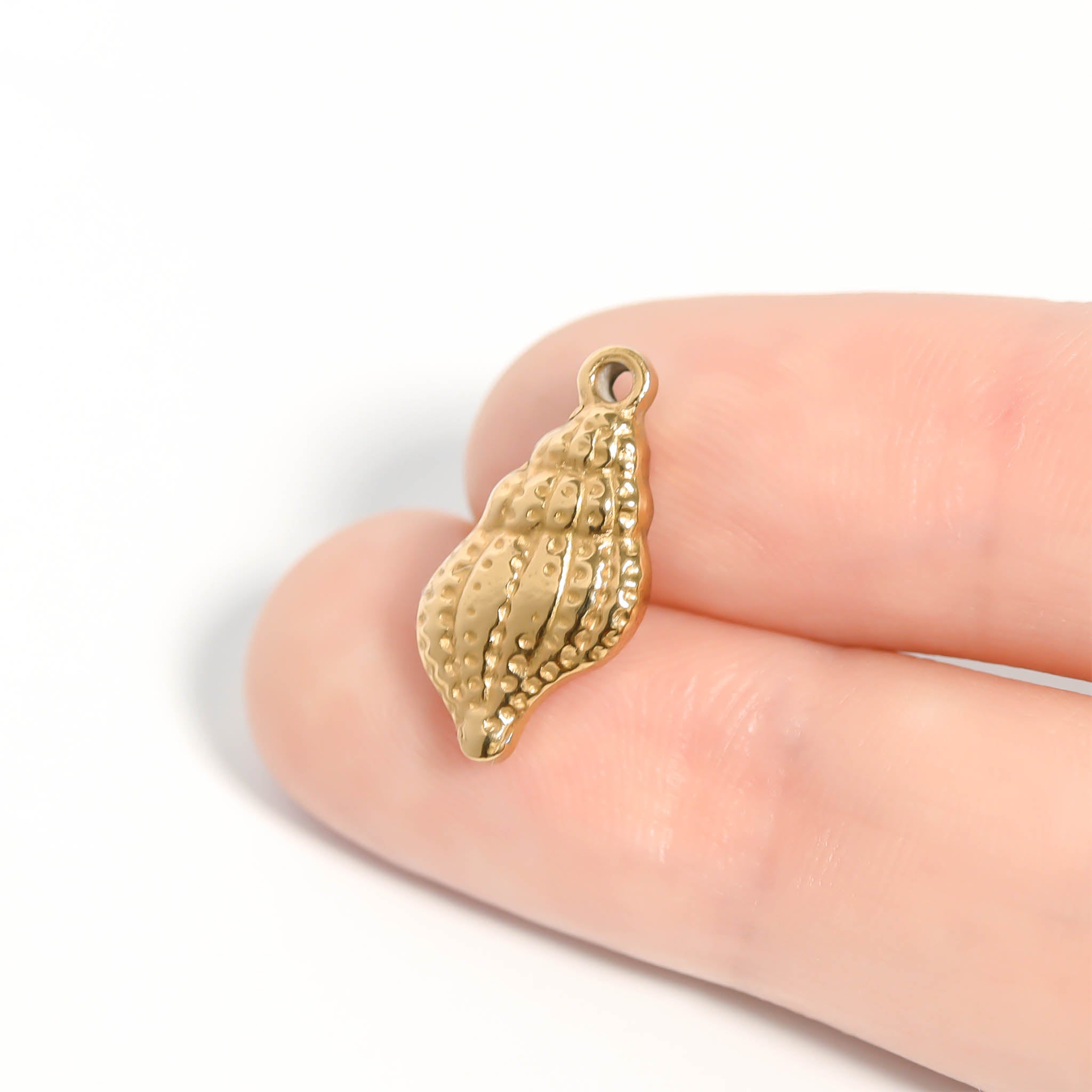 Gold Conch Charm – 18K Gold PVD Stainless Steel Seashell Pendant, Waterproof Jewelry