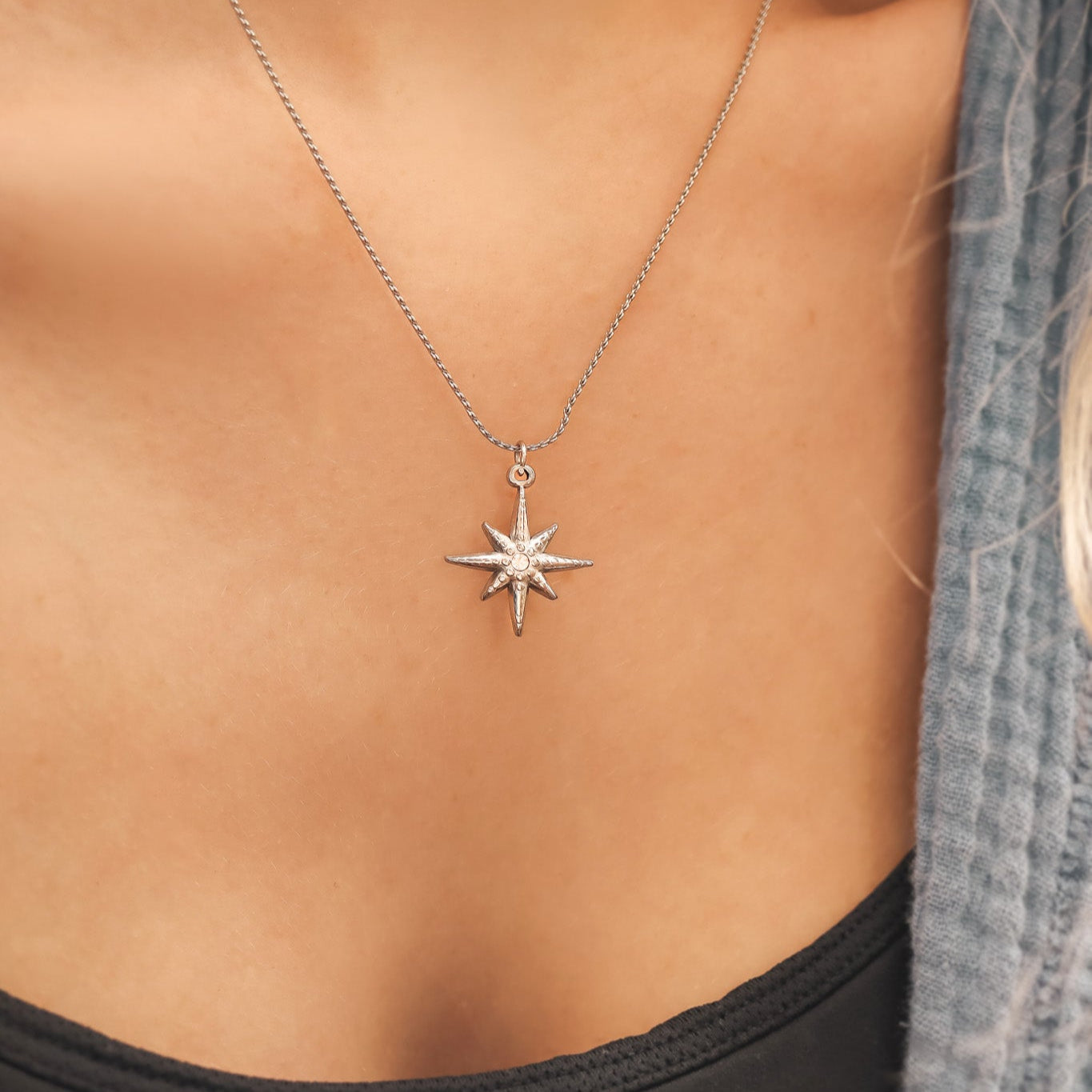 Gold Compass Pendant – 18K Gold Plated Pendant With Cubic Zirconia & Stainless Steel Charm