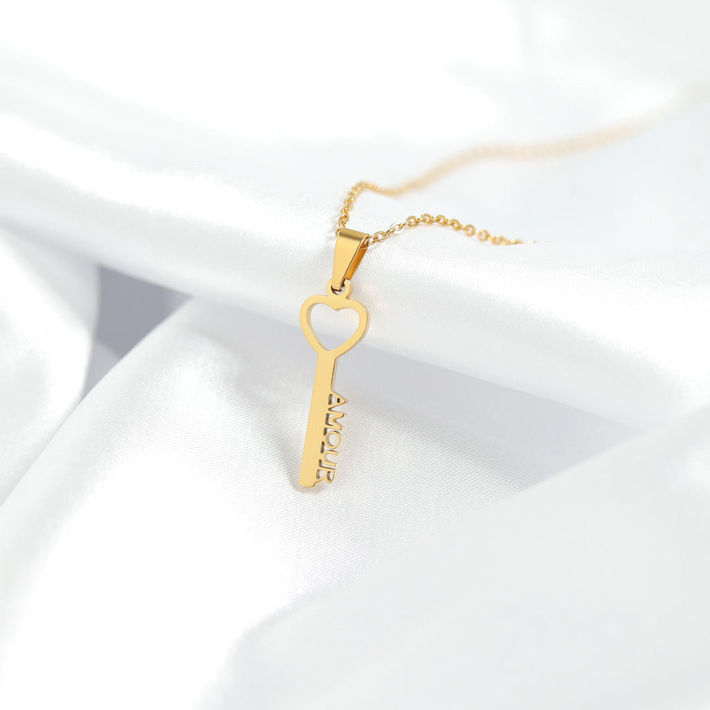Gold Key Pendant Necklace – Durable 18K Gold Jewelry | Hypoallergenic, Scratch Resistant