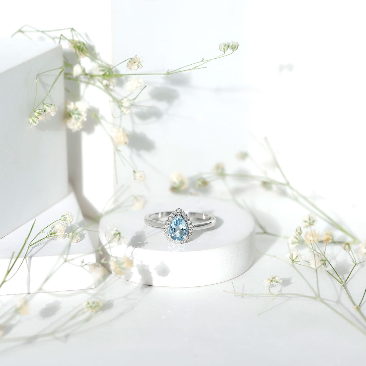 Aquamarine Engagement Ring – 1 Carat Pear Cut Halo Diamond Setting Blue Gemstone