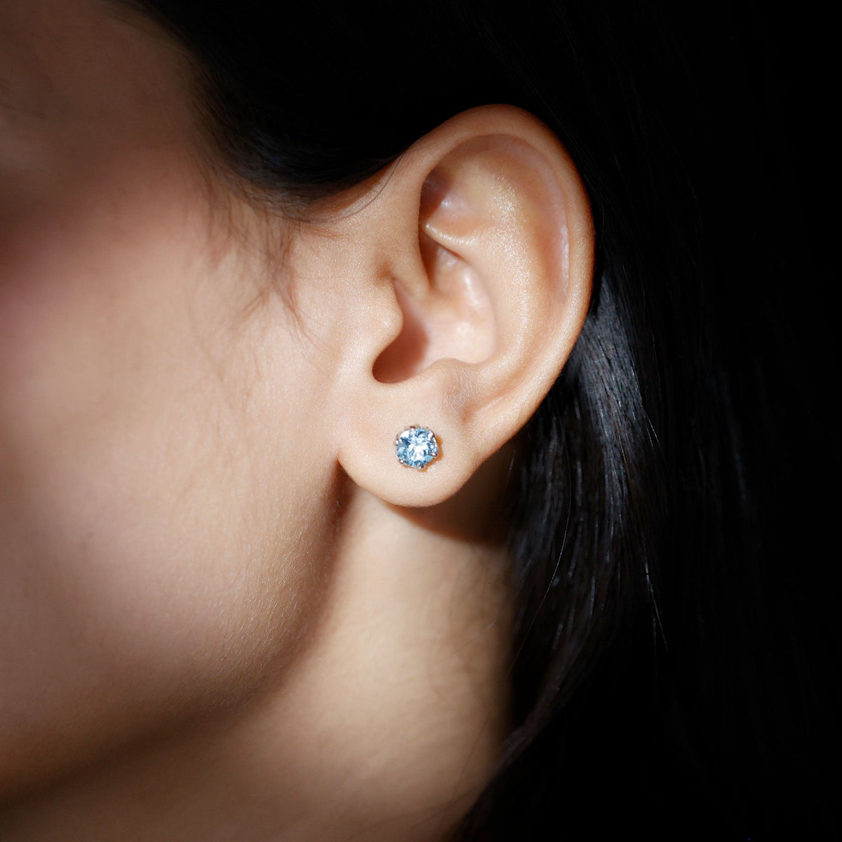 Aquamarine Stud Earrings – AAA Quality Blue Gemstone In Lotus Basket Setting