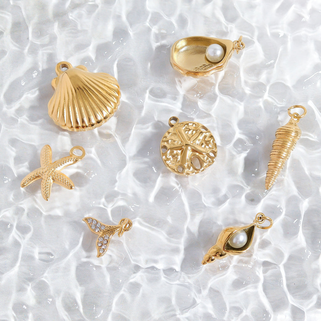 Sand Dollar Charm – 18K Gold Pendant | Waterproof Stainless Steel Beach Jewelry