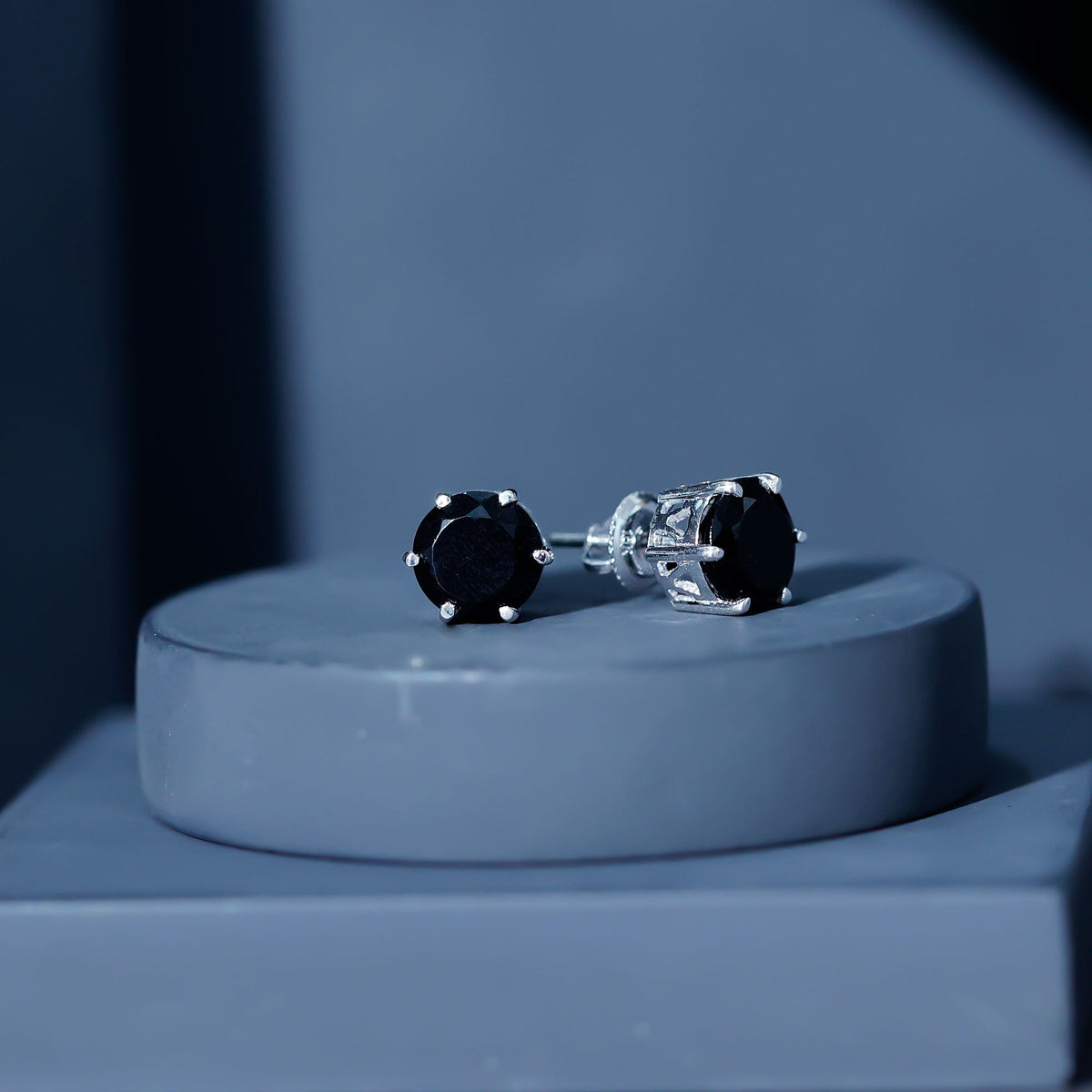 Black Onyx Solitaire Stud Earrings in Claw Setting