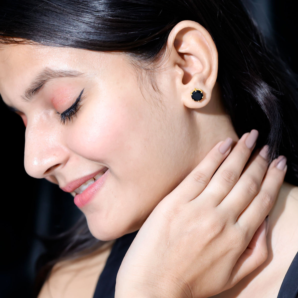 Black Onyx Solitaire Stud Earrings in Claw Setting