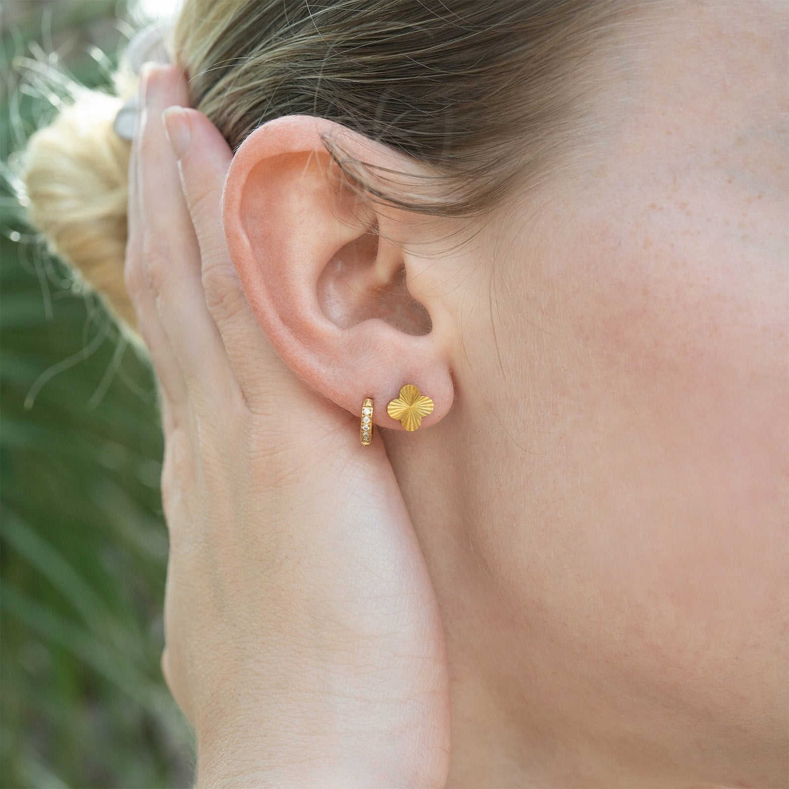 Clover Stud Earrings – 18K Gold PVD Coated Hypoallergenic Jewelry - Earring | Sunflower Soul Boutique