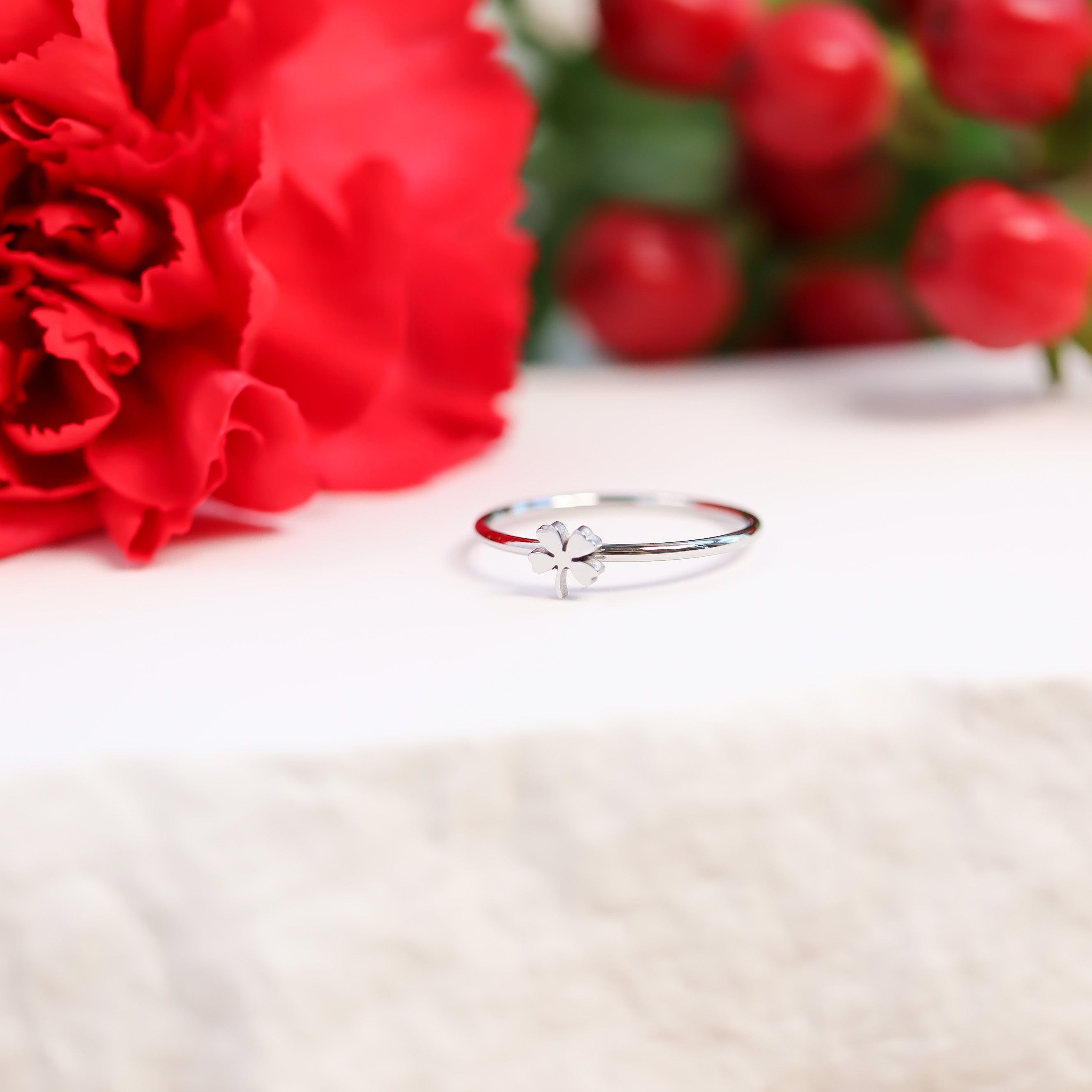 Four Leaf Clover Ring – 18K Gold PVD Stainless Steel | Hypoallergenic Waterproof Jewelry