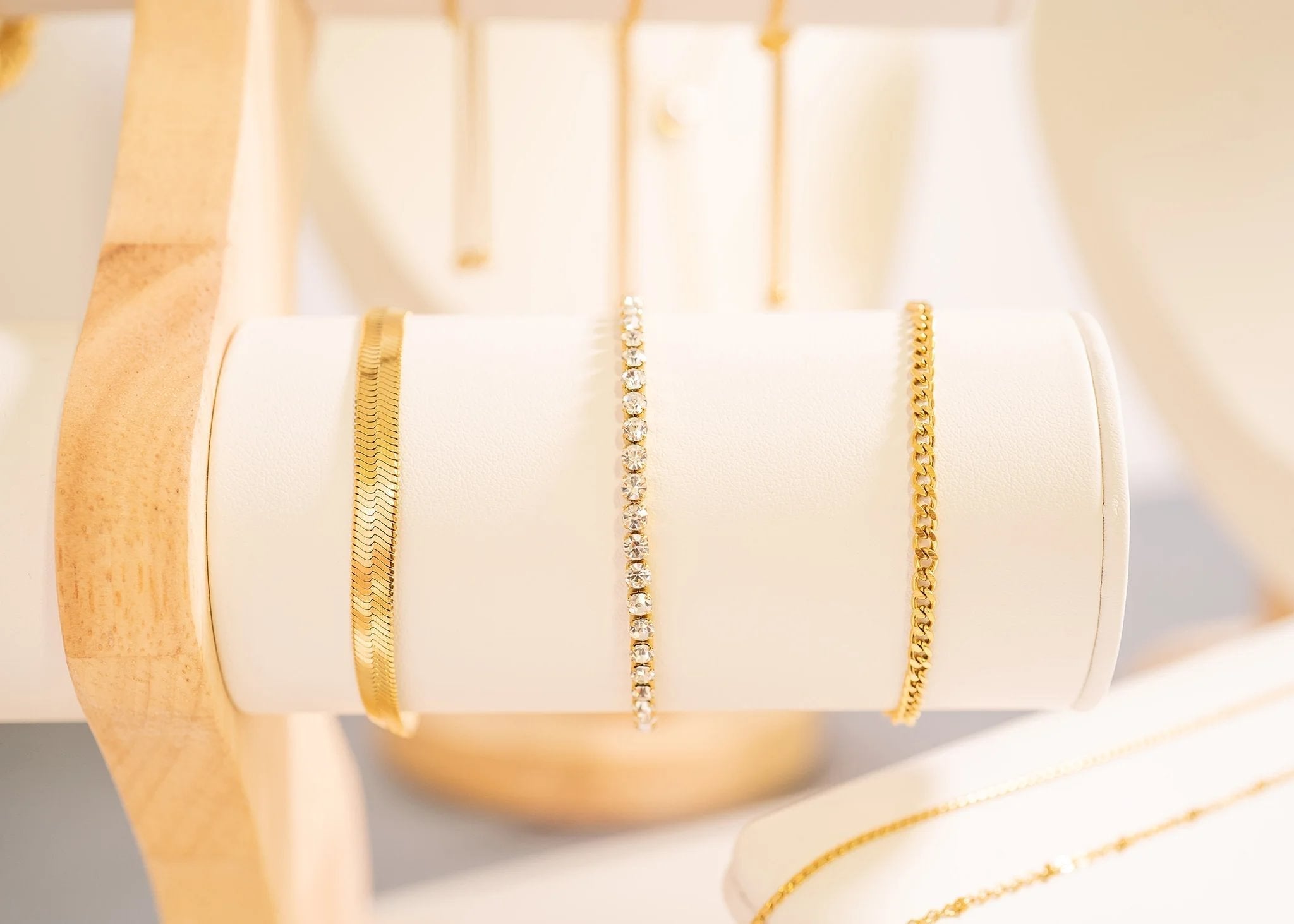 Diamond Cut Curb Chain 18K Gold Bracelet – Durable Hypoallergenic Stainless Steel Jewelry - Bracelets | Sunflower Soul Boutique