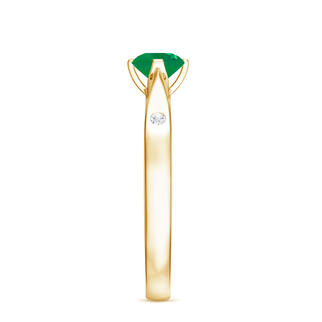 Emerald Diamond Promise Ring – Natural Green Gemstone with Pinched Shank Design