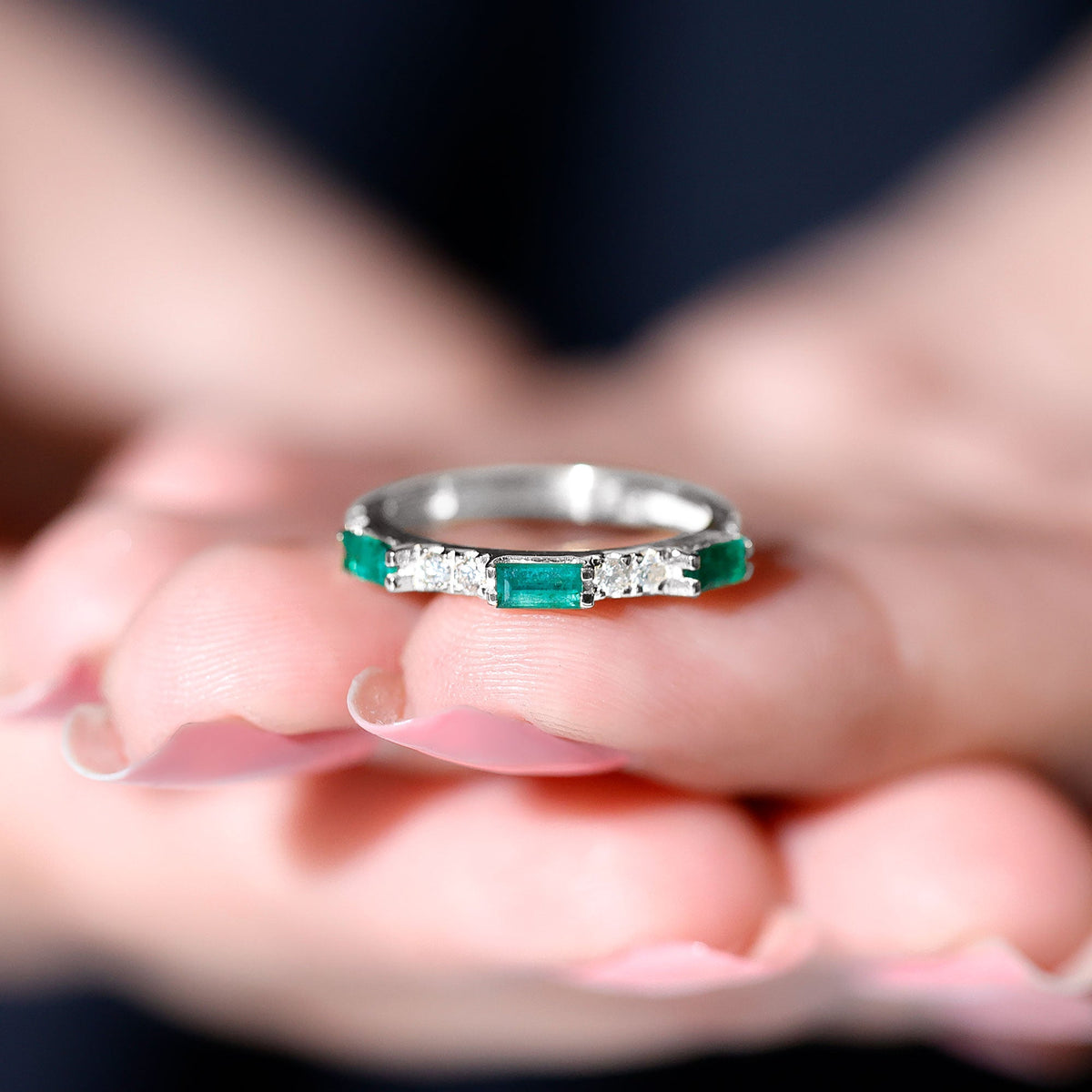 Emerald Diamond Ring – Stackable Band Ring With Baguette Cut Emerald & Diamonds