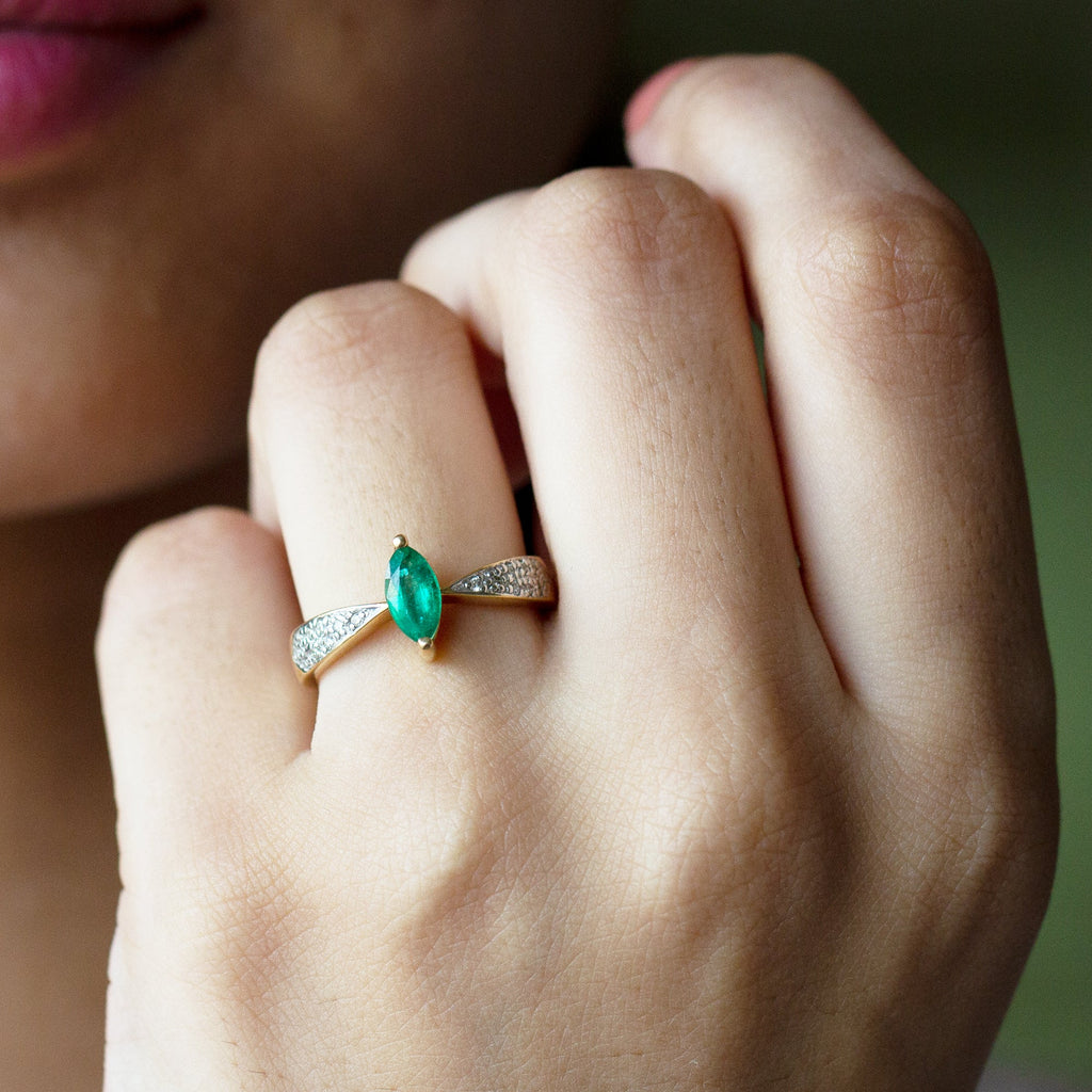 Emerald Engagement Ring – Marquise Diamond Solitaire with Pinched Shank Design