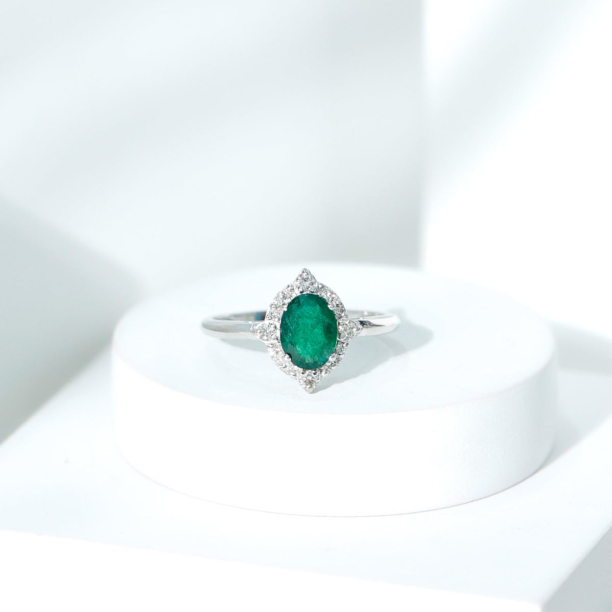 Emerald Engagement Ring – Vintage Oval Emerald Ring with Diamond Halo Jewelry