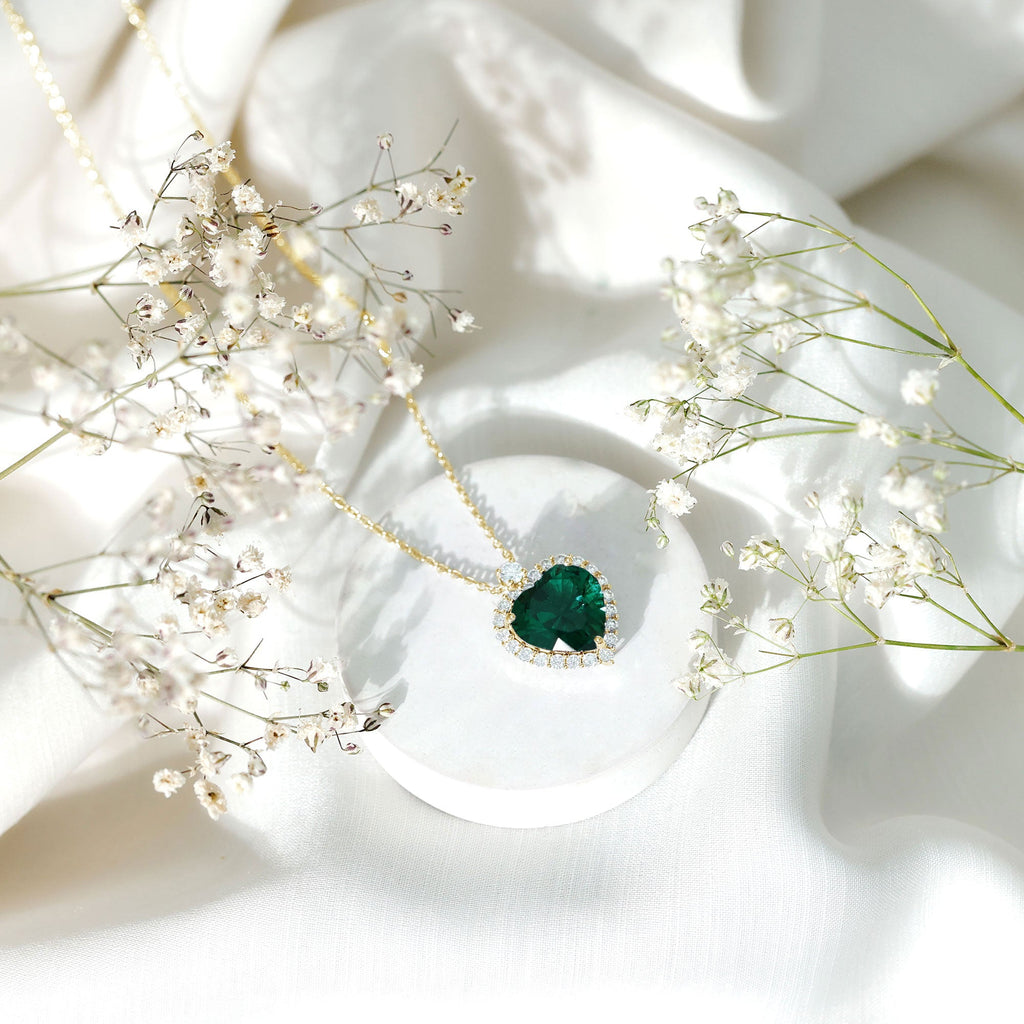 Emerald Heart Pendant Lab Grown Emerald 5.6 Ct – Moissanite Necklace With Sparkling Halo