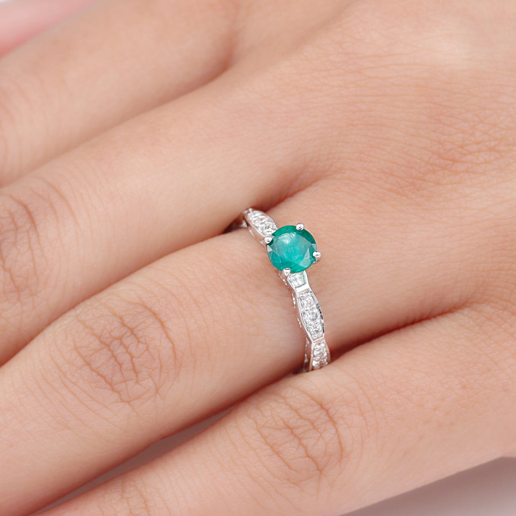 Emerald Promise Ring – AAA Quality Solitaire Emerald Ring with Diamond Accents
