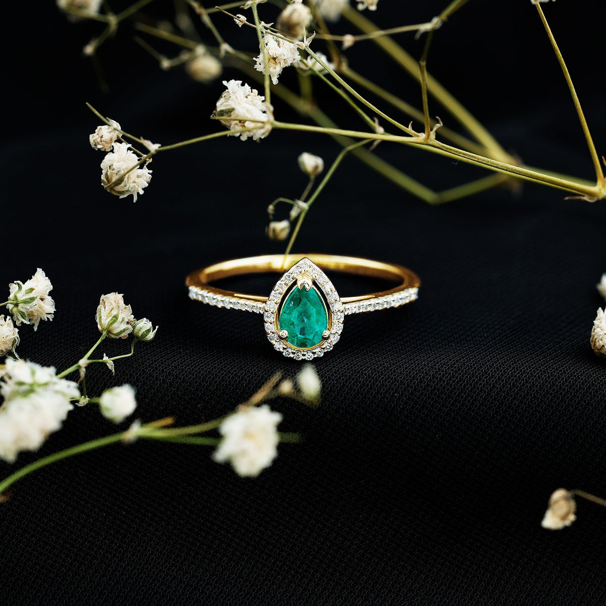 Emerald Teardrop Engagement Ring – Pear Shaped Emerald & Diamond Halo Band