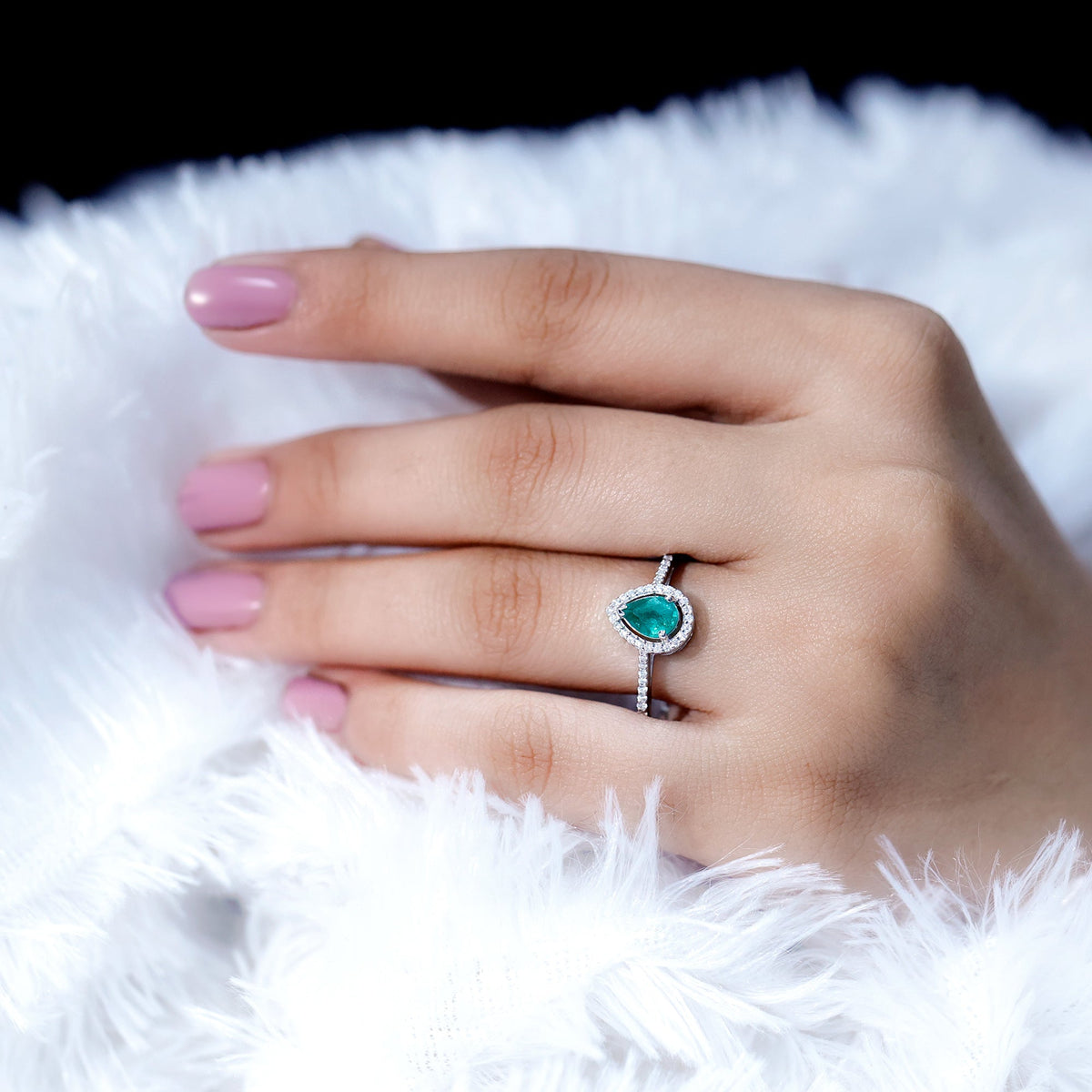 Emerald Teardrop Engagement Ring – Pear Shaped Emerald & Diamond Halo Band