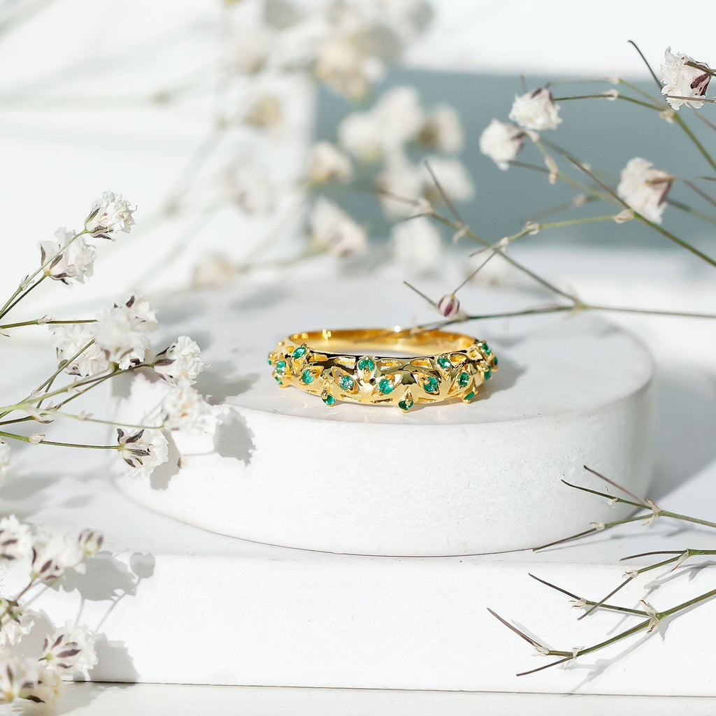 Emerald Wedding Band – Vintage Filigree Half Eternity Ring With Round Cut Emeralds