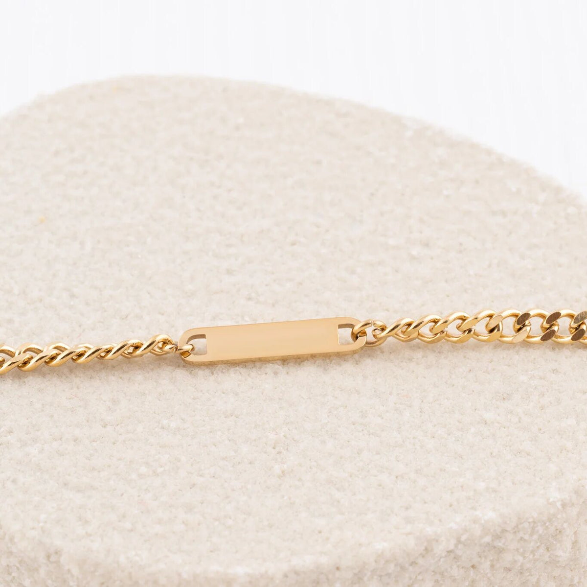 Wholesale jewelry 14K Gold Filled Plus™ Engravable Curb Chain Bar Bracelet - studio